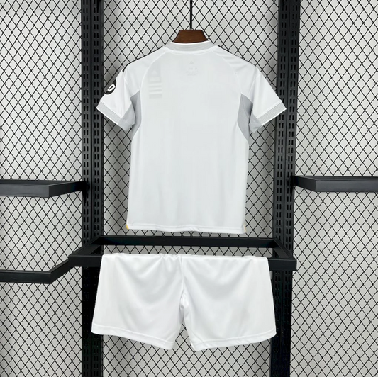 Conjunto infantil Real Madri 25/26 Branco